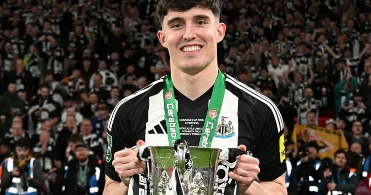 İngiltərə millisinin üzvü Mançester Siti yə keçə bilər