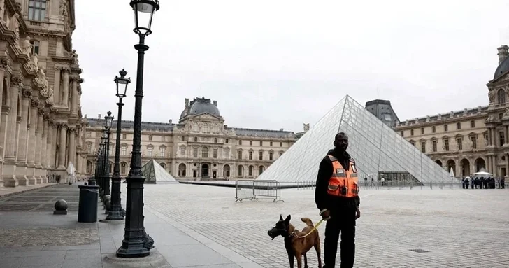 Лувр снова взломан : бельгийцы обманули систему безопасности знаменитого музея