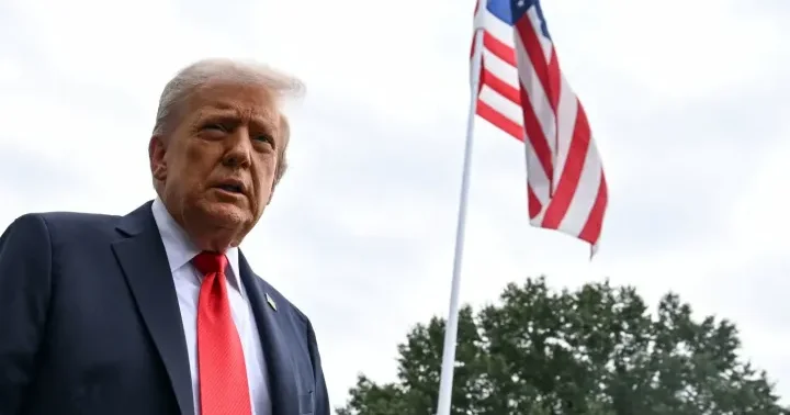 Tramp suala görə jurnalisti təhqir edib