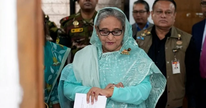 Banqladeşin keçmiş baş nazirinə ölüm hökmü çıxarıldı