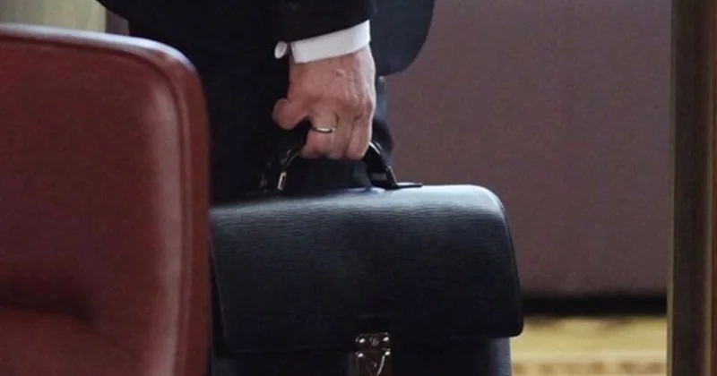 Müdafiə Nazirliyinin vəzifəli şəxsi həyat yoldaşını azyaşlı uşaqları ilə birgə evdən qovub?