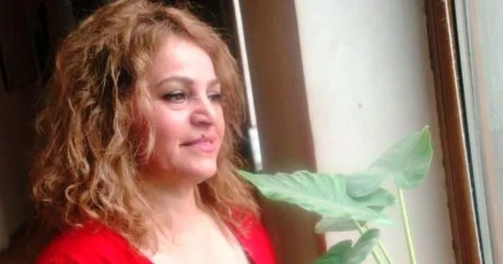 Tez tez komaya düşürəm Əməkdar aktrisa