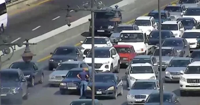 Moskva prospektində tıxac: Yeni zolaq sürücülər arasında narazılıq yaratdı