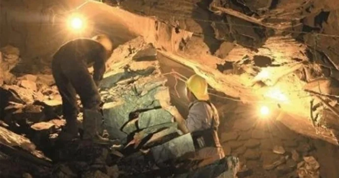Mədən çökdü 32 işçi öldü