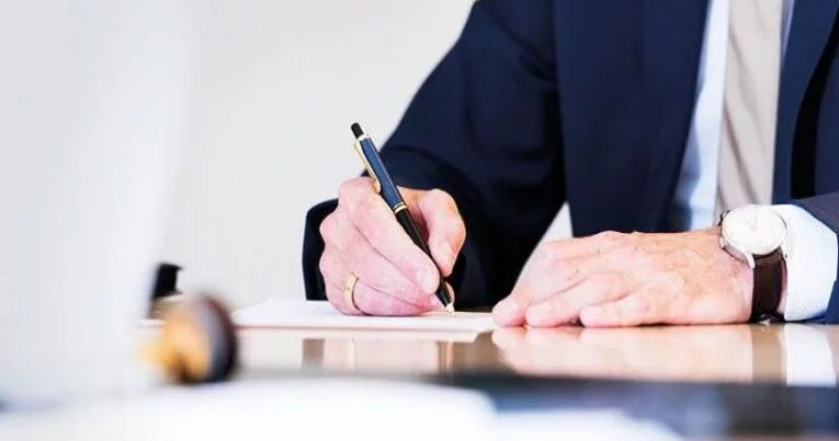 Azərbaycanda Baş nazirin birinci müavini istefa ərizəsi yazdı