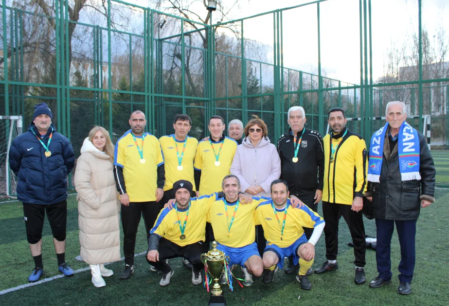 Qubada veteran futbolçular arasında keçirilən minifutbol turnirinin qalibləri mükafatlandırılıb AZƏRTAC