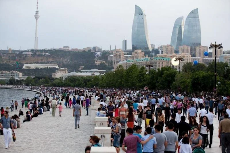 Bu il ölkə əhalisinin sayı 37,7 min nəfər artıb