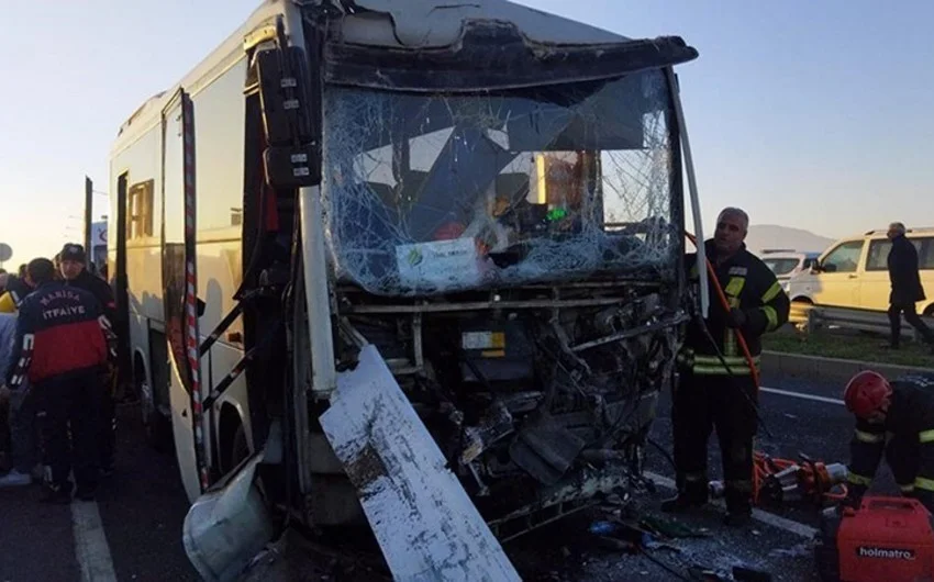 Türkiyədə ağır yol qəzası olub, 22 nəfər yaralanıb