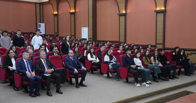 Naxçıvan Dövlət Universitetində “Açıq mikrofon” layihəsi çərçivəsində tələbələrlə görüş olub