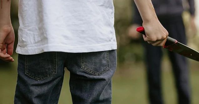 Sumqayıtda yeniyetmə bıçaqlandı Həmyaşıdı saxlanıldı