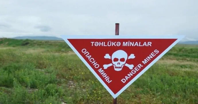 Ağdamda traktorçu minaya düşdü