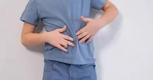 Göbəyə basarkən ağrıyırsa? SƏBƏB