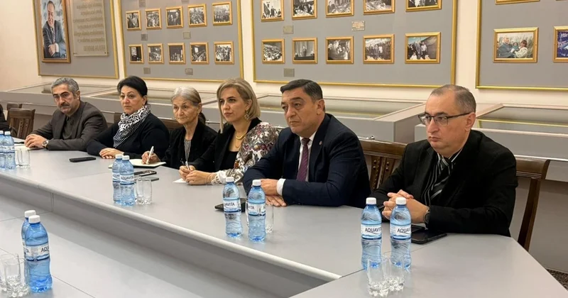 Qaçqınkom yanında İctimai Şurada vətəndaşlarla əlaqələrin gücləndirilməsi müzakirə olunub