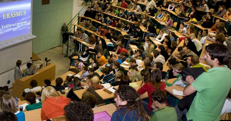 Macarıstan hökuməti ali məktəblərdə pulsuz yerlərin maliyyələşdirilməsini artırmağı planlaşdırır