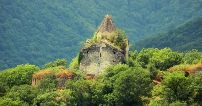 Ermənilər tərəfindən adı dəyişdirilən Üç gənc Monastırının müəmmalı tarixi