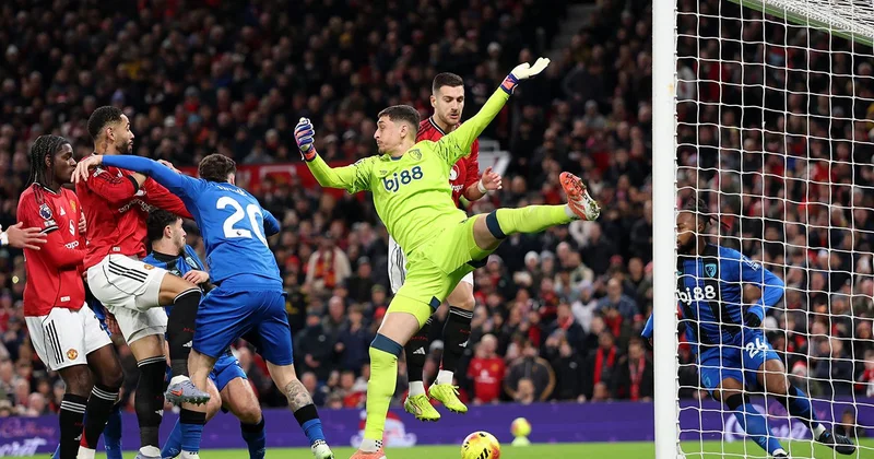 “Bornmut” “Mançester Yunayted”ə qarşı rekorda “Hörümçək Adam” memi ilə reaksiya verib FOTO