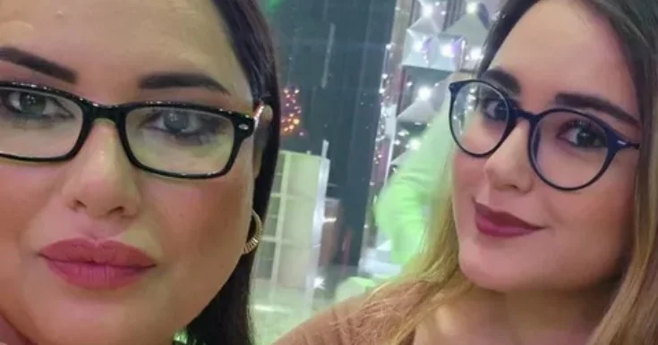 Aytən Səfərova qızı ilə Foto