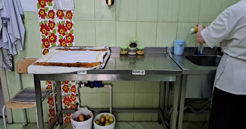 32 saylı bağçada uşaqlara iylənmiş ətdən yemək bişirildiyi ilə bağlı iddialara aydınlıq gətirilib