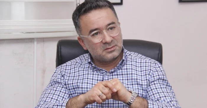 Uje dedim, 2000 min manatlıq cərimə, amma Tv də ağzınıza gələni danışsanız, cərimə olmayacaq