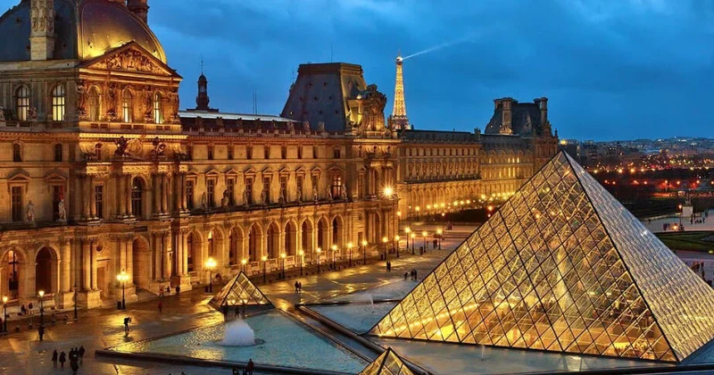 Бензема арендовал Лувр ради ужина с возлюбленной ФОТО