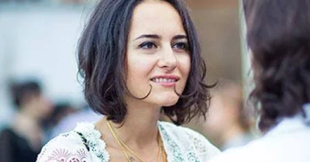 Keçmiş nazirin qızı üzr istədi