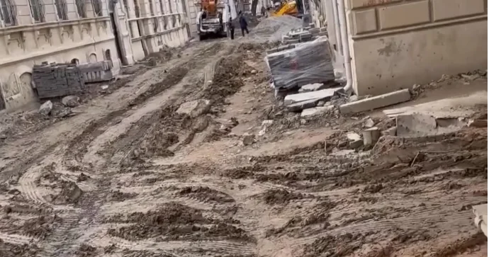 Piyadalaşdırılan küçədə təmir işləri niyə dayandırlıb? RƏSMİ AÇIQLAMA VİDEO