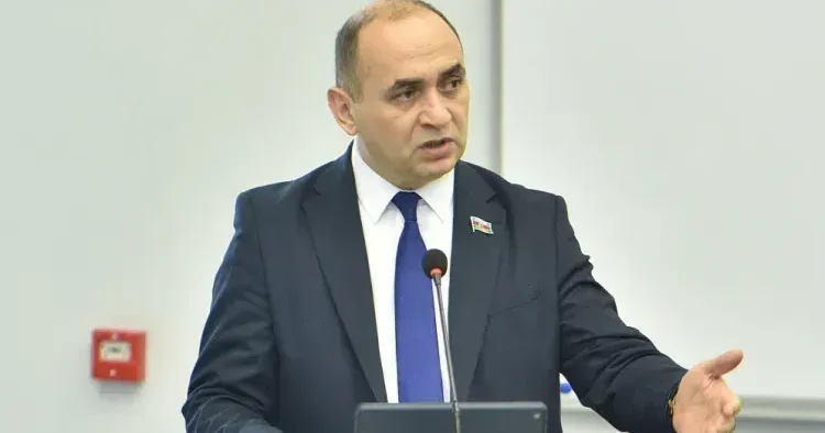 Dərsliklər tamamilə elektronlaşdırılsın Ceyhun Məmmədov