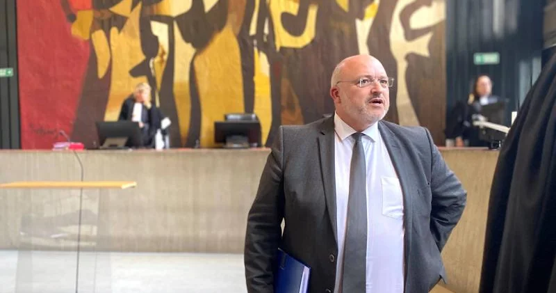 Franada məhkəmə şəhər merini vəzifədən uzaqlaşdırdı Korrupsiya ittihamına görə