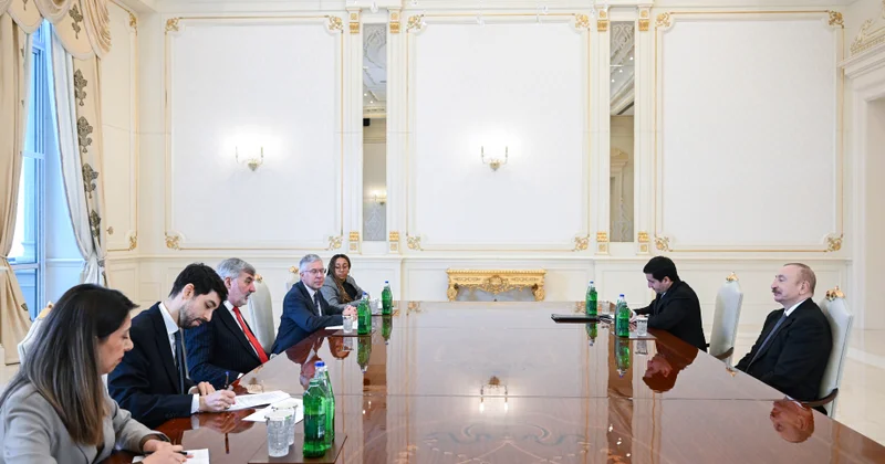 Prezident İlham Əliyev Böyük Britaniya və Şimali İrlandiya Birləşmiş Krallığının Azərbaycan üzrə ticarət elçisini qəbul edib VİDEO