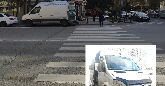 Piyada keçidinin üstündə maşını saxlayıb yük boşaldan sürücü 90 NO 176 FOTO