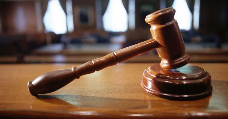 Сын экс главы Мингячевира требует строгого наказания для обвиняемых из зала суда