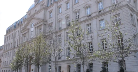 Maliyyə Nazirliyi ofis icarəyə götürəcək 1.2 milyona