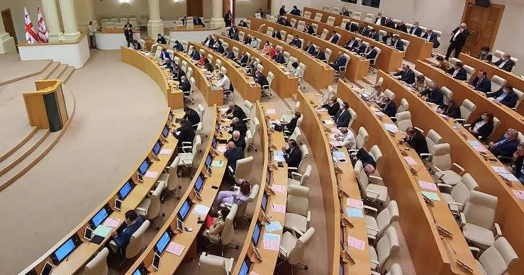 Gürcüstanda seçkilərdə iştirak qaydaları DƏYİŞDİRİLDİ