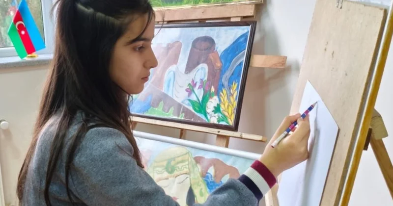 “Hər çəkdiyi əl işində uşaq sadəlövhlüyü ilə yanaşı, dərin bir düşüncə gizlənir” Ayşənin sənət dünyası