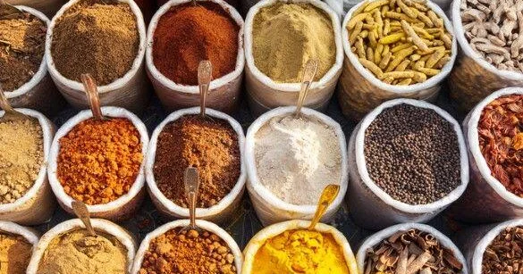 Niyə ədviyyatlar yeməyin sonunda əlavə edilməlidir? Dadı korlayan geniş yayılmış səhv