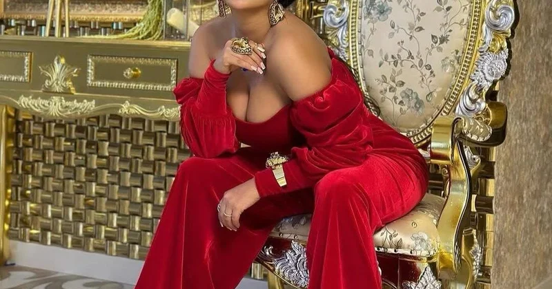 Canlı ifa etmirəm, oxuduğumun tonallığını bilmirəm, amma ayın 27 günü tədbirdəyəm