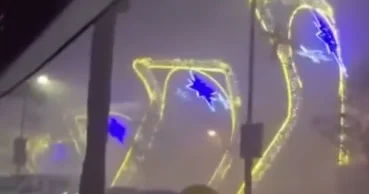 Сильные ветра обрушили рождественскую иллюминацию в Испании ВИДЕО