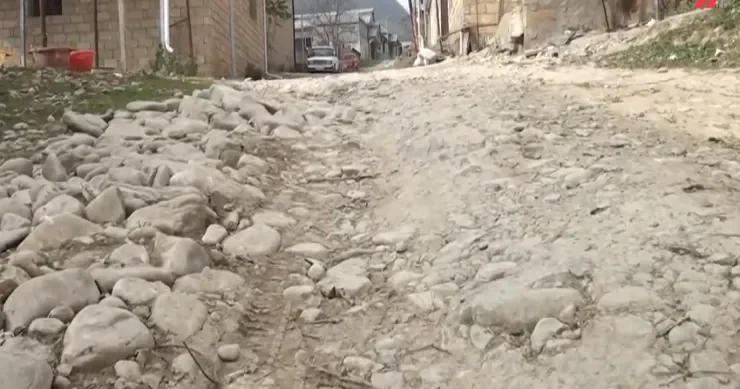 Şamaxıının mərkəzində keçilməz yollar VİDEO