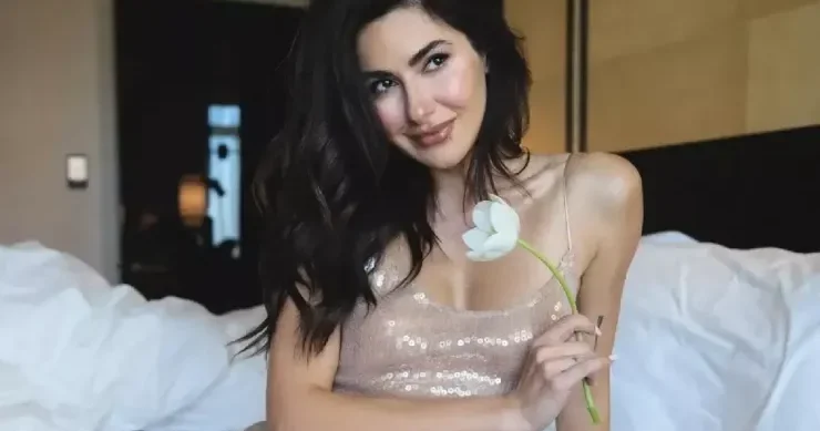 Nesrin Cavadzadənin hamam xalatı ilə FOTOLARI ajiotaj yaratdı