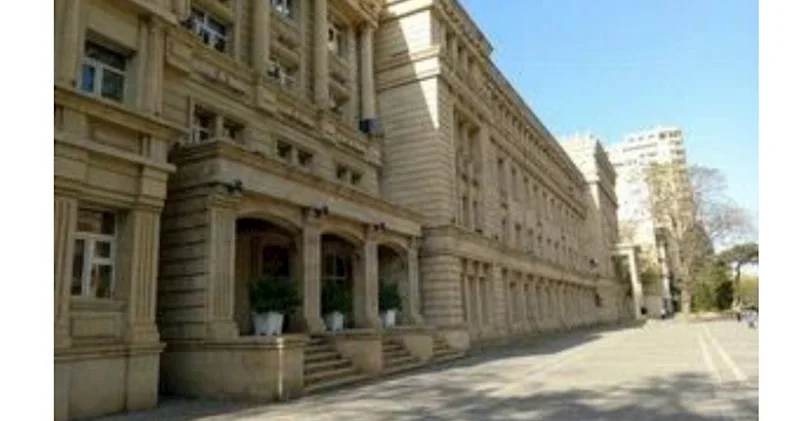 Təhsil ocağına bitişik lazer salonu: məktəb ərazisində biabırçılıq