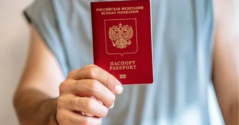 Rusiyaya gedənlərin diqqətinə: Vətəndaşlıq siyasəti dəyişir