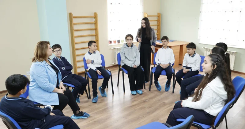 Qeyri hökumət təşkilatlarının nümayəndələri, jurnalist və sosial media blogerləri Şüvəlan Uşaq və Ailələrə Dəstək Mərkəzində olublar