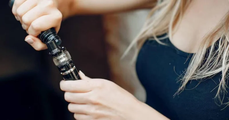 Онколог рассказал об опасности вейпов