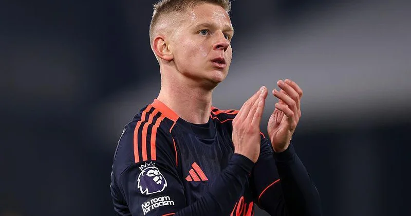 “Ayaks” Zinçenko razılaşmasını tamamladı