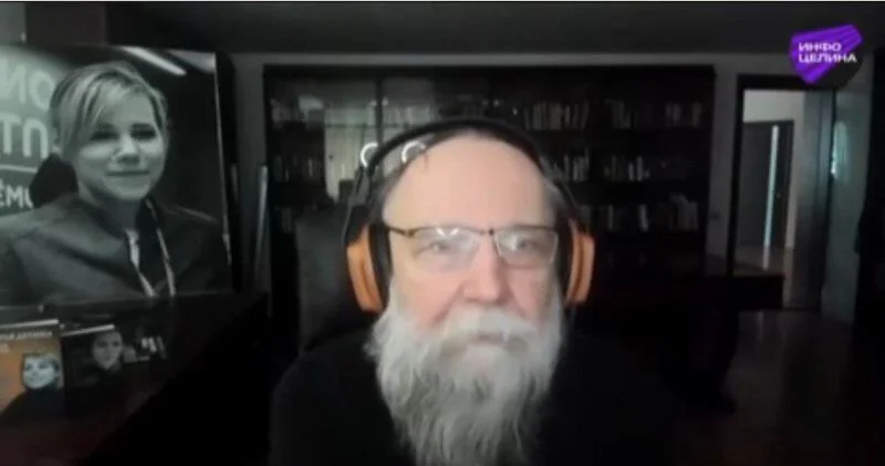 Дедушка Дугин, прими таблетки!