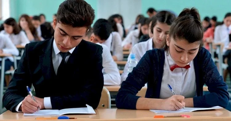 Psixologiya adı altında ideologiya Oğlan və qızların birlikdə, yoxsa ayrı oxuması daha təhlükəlidir?