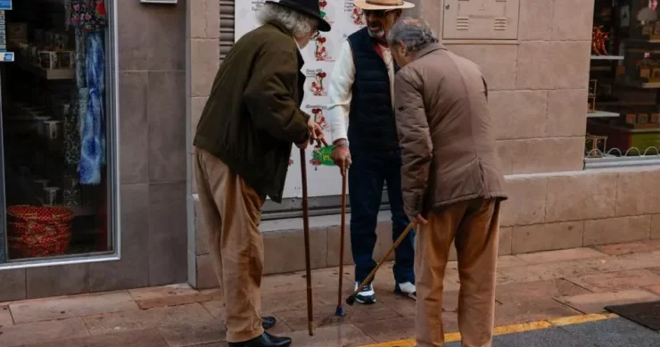 Almaniyada pensiyaçılar nə qədər pul alırlar?