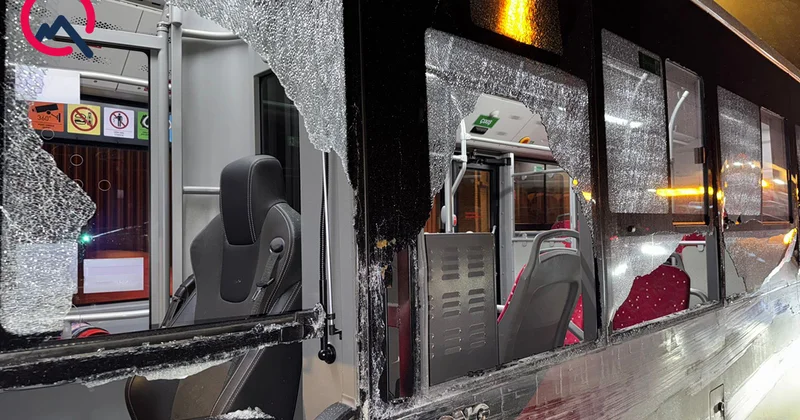 Sərnişin avtobusu yük maşını ilə toqquşdu Yaralı var+Fotolar