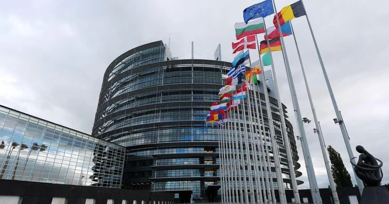 Avropa Parlamenti Aİ ilə ABŞ arasında ticarət sazişinin ratifikasiyasını dayandırır