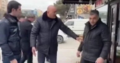 Məmurla sahibkar arasında insident: “Vsyo, qoyun maşına VİDEO